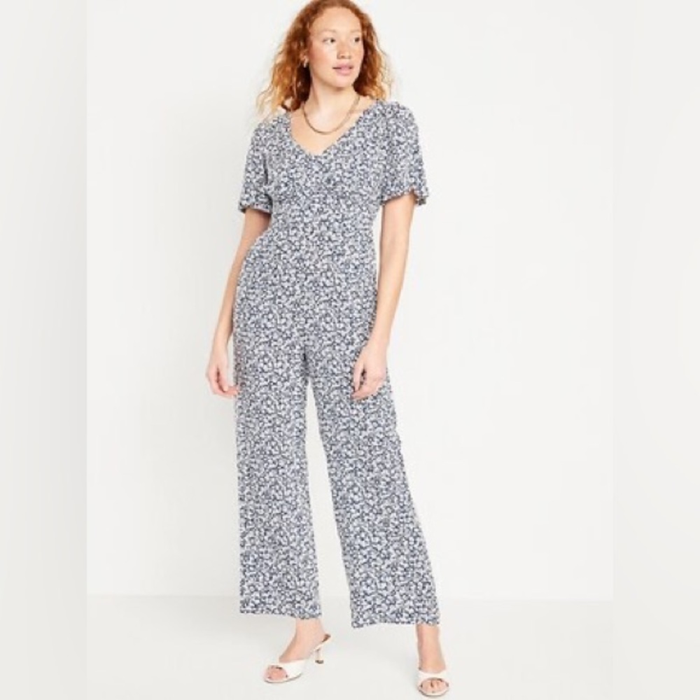 Old Navy Blue Floral V-Neck Wide-Leg Waist-Defined Puff-Sleeve Jumpsuit - Size M